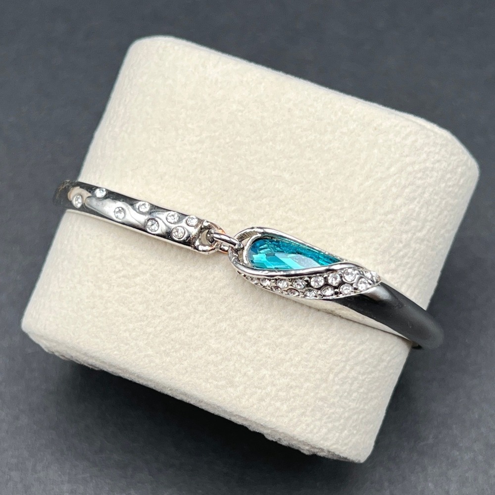 Rhinestone Bar Bracelet Silver Tone Teal‎ Blue Crystal